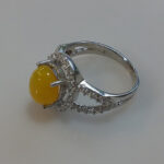 انگشتر نقره زنانه طرح شقایق با نگین شرف الشمس + حکاکی