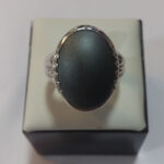 انگشتر نقره مردانه طرح پا اردکی با نگین حدید صینی+حکاکی ذکر امام علی (ع) - Image 2