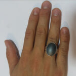 انگشتر نقره مردانه طرح پا اردکی با نگین حدید صینی+حکاکی ذکر امام علی (ع) - Image 3