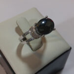 انگشتر نقره زنانه طرح میخک با نگین حدید صینی+حکاکی ذکر افزایش رزق و روزی - Image 3