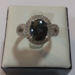 انگشتر نقره زنانه طرح شقایق با نگین حدید صینی+حکاکی ذکر امام صادق (ع) - Image 2