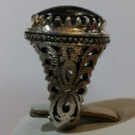 انگشتر نقره مردانه دست ساز شاه عباسی دور چنگ نگین حدید صینی+حکاکی ذکر امام علی (ع) - Image 2