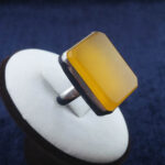 انگشتر نقره دست ساز مردانه طرح صفوی چهارگوش با نگین شرف الشمس + حکاکی