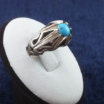 انگشتر نقره مردانه طرح شبکه دورچنگ کوچک با نگین فیروزه