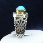 انگشتر نقره مردانه طرح طاووسی سه پر دو کله مخراجی با نگین فیروزه - Image 2