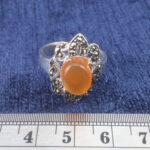 انگشتر نقره زنانه طرح ملکه با عقیق یمنی شرف الشمس + حکاکی - Image 4