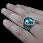 انگشتر نقره مردانه طرح صدفی سیاه قلم با سنگ حدید صینی + حکاکی - Image 3