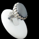 انگشتر نقره مردانه طرح قاجاری دور اشکی با نگین حدید صینی+حکاکی