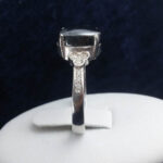 انگشتر نقره زنانه طرح ظریف آتنا با نگین حدید صینی+حکاکی - Image 2