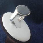 انگشتر نقره مردانه طرح اسپادانا با سنگ حدید صینی+حکاکی