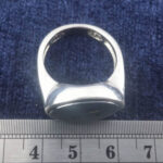 انگشتر نقره مردانه طرح اسپادانا با سنگ حدید صینی+حکاکی - Image 3