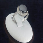 انگشتر نقره زنانه طرح دخترانه نازیلا با نگین حدید صینی+حکاکی