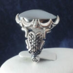 انگشتر نقره مردانه طرح قاجاری دور چنگ با نگین حدید صینی+حکاکی - Image 3