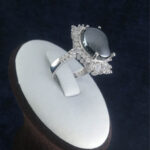 انگشتر نقره زنانه طرح لوکس سلطنتی با نگین حدید صینی + حکاکی