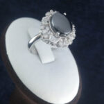 انگشتر نقره زنانه طرح نگار با نگین حدید صینی + حکاکی