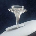 انگشتر نقره زنانه طرح نیایش با نگین حدید صینی+حکاکی ذکر امام علی (ع) - Image 3