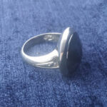 انگشتر نقره مردانه طرح پا اردکی با سنگ حدید صینی + حکاکی - Image 3