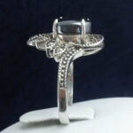 انگشتر نقره زنانه طرح کمند با نگین حدید صینی+حکاکی ذکر امام صادق (ع) - Image 4