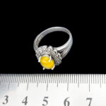 انگشتر نقره زنانه طرح پریا با سنگ شرف شمس + حکاکی - Image 2