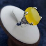 انگشتر نقره زنانه طرح نیکا با سنگ شرف شمس + حکاکی