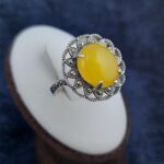 انگشتر نقره زنانه طرح فاخر پروانه با سنگ شرف شمس + حکاکی