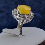 انگشتر نقره زنانه طرح فاخر پروانه با سنگ شرف شمس + حکاکی - Image 2