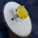 انگشتر نقره زنانه طرح نفیس با سنگ شرف شمس + حکاکی