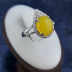 انگشتر زنانه نقره طرح فانتزی دخترانه با سنگ شرف شمس + حکاکی