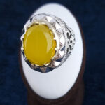 انگشتر نقره دست ساز آیینه‌کاری فاخر کیان با نگین الماس تراش شرف الشمس + حکاکی - Image 2