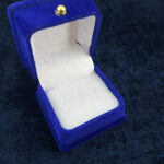 جعبه انگشتر زنانه و مردانه طرح رویال مخملی - Image 4