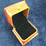 جعبه انگشتر زنانه و مردانه رویال طرح چوب - Image 2