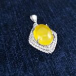 گردنبند نقره زنانه طرح قاصدک با نگین شرف شمس + حکاکی