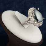 انگشتر نقره زنانه طرح فاخر طهورا با نگین حدید صینی+حکاکی