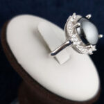 انگشتر نقره زنانه طرح ملیسا با نگین حدید صینی+حکاکی