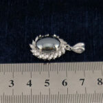 گردنبند زنانه نقره طرح نیوشا با نگین حدید صینی + حکاکی - Image 2