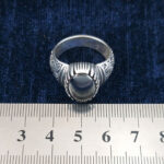 انگشتر نقره مردانه طرح قلم کاری سهیل با سنگ حدید صینی + حکاکی - Image 2