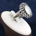 انگشتر نقره مردانه طرح اشکی امین با سنگ حدید صینی + حکاکی