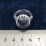 انگشتر نقره مردانه طرح اشکی امین با سنگ حدید صینی + حکاکی - Image 2