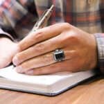 انگشتر نقره مردانه طرح آریانا با سنگ حدید صینی + حکاکی - Image 4