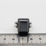 انگشتر نقره مردانه طرح آریانا با سنگ حدید صینی + حکاکی - Image 2