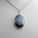 گردنبند نقره طرح دورپیچ بیضی دست ساز با نگین حدید صینی بزرگ + حکاکی - Image 3