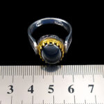 انگشتر نقره مردانه طرح دور طلایی یاسین با سنگ حدید صینی + حکاکی - Image 3