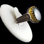 انگشتر نقره مردانه طرح دور طلایی یاسین با سنگ حدید صینی + حکاکی - Image 4