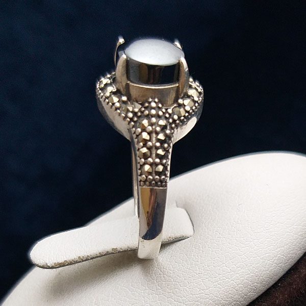 انگشتر زنانه نقره طرح نگار با سنگ حدید صینی + حکاکی - Image 2