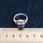 انگشتر زنانه نقره طرح نگار با سنگ حدید صینی + حکاکی - Image 3