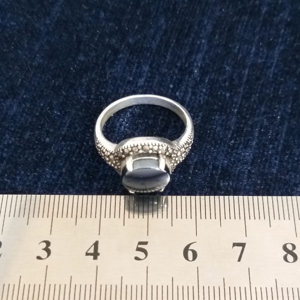 انگشتر زنانه نقره طرح نگار با سنگ حدید صینی + حکاکی - Image 3