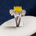 انگشتر نقره زنانه طرح ریحانه با سنگ شرف شمس + حکاکی - Image 3