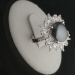 انگشتر نقره زنانه طرح خورشید با نگین حدید صینی+حکاکی