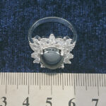 انگشتر نقره زنانه طرح خورشید با نگین حدید صینی+حکاکی - Image 2