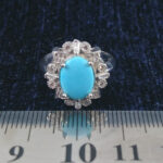 انگشتر نقره زنانه طرح چکامه با نگین فیروزه نیشابوری - Image 2